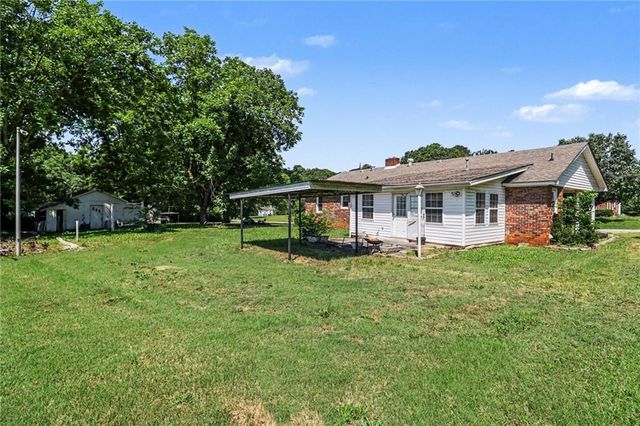 422 Bartson Street, Lavonia, GA 30553