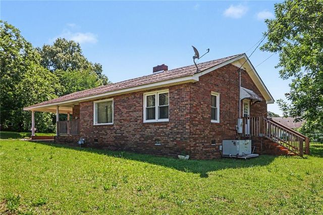 422 Bartson Street, Lavonia, GA 30553