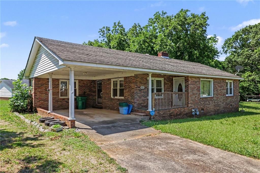 422 Bartson Street, Lavonia, GA 30553
