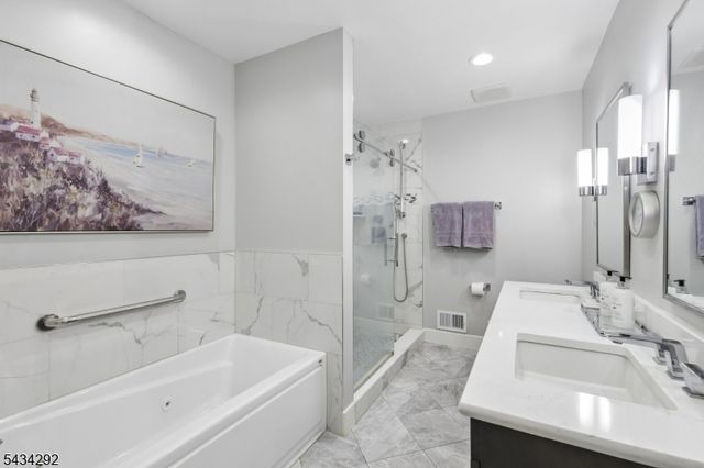 22 Woodcrest Dr, Morris Twp., NJ 07960