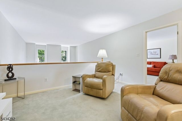 22 Woodcrest Dr, Morris Twp., NJ 07960