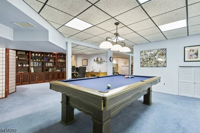 22 Woodcrest Dr, Morris Twp., NJ 07960