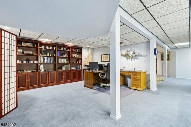 22 Woodcrest Dr, Morris Twp., NJ 07960