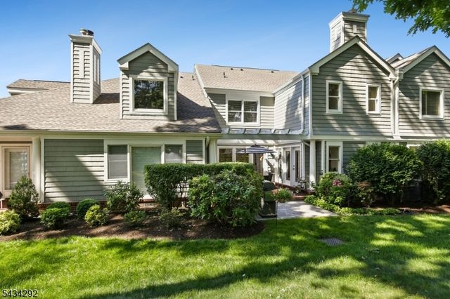 22 Woodcrest Dr, Morris Twp., NJ 07960