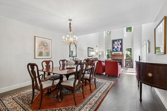22 Woodcrest Dr, Morris Twp., NJ 07960