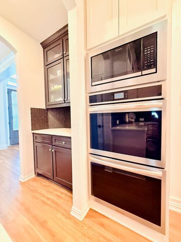 214 Tradd Street, Glenn Heights, TX 75154