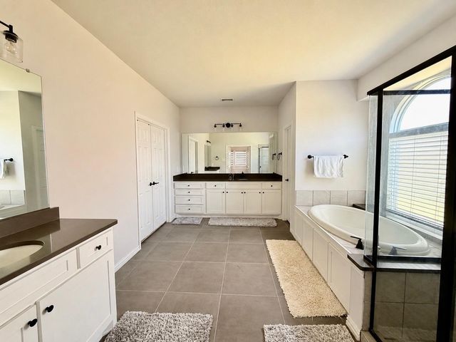 214 Tradd Street, Glenn Heights, TX 75154