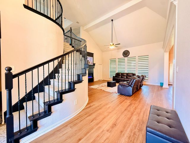 214 Tradd Street, Glenn Heights, TX 75154