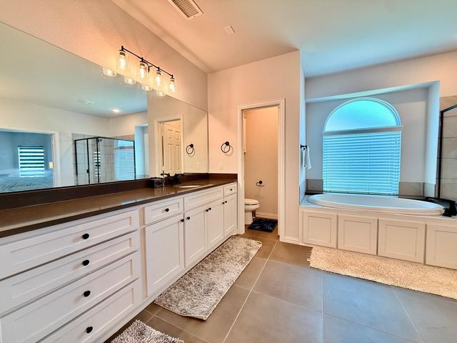 214 Tradd Street, Glenn Heights, TX 75154