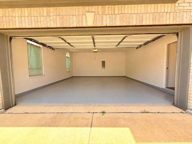 214 Tradd Street, Glenn Heights, TX 75154