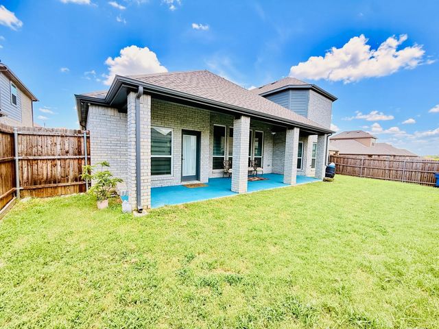214 Tradd Street, Glenn Heights, TX 75154