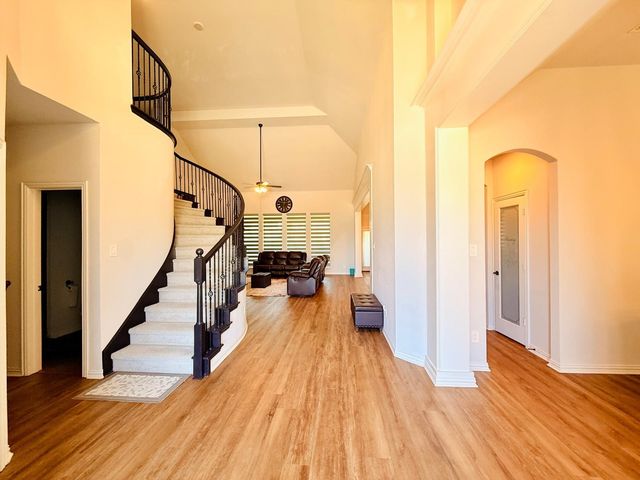 214 Tradd Street, Glenn Heights, TX 75154