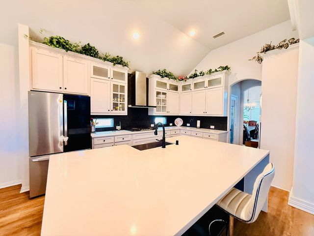 214 Tradd Street, Glenn Heights, TX 75154