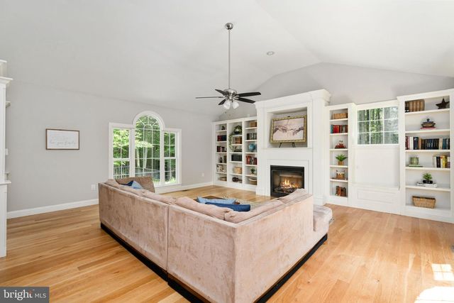 182 WOOD LANDING RD, Fredericksburg, VA 22405