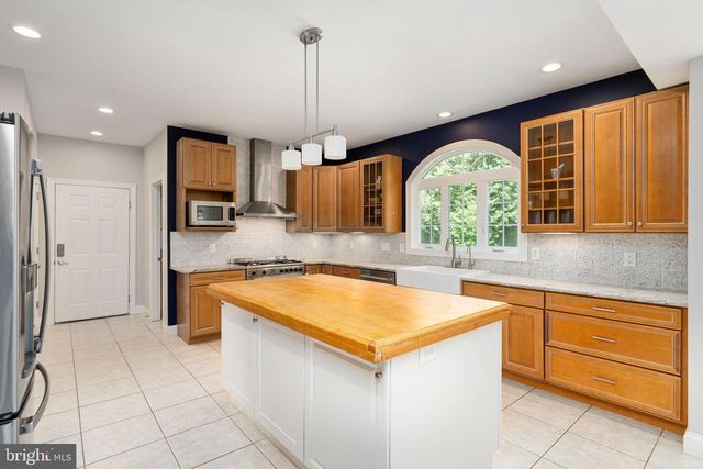 182 WOOD LANDING RD, Fredericksburg, VA 22405