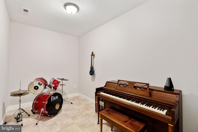 182 WOOD LANDING RD, Fredericksburg, VA 22405