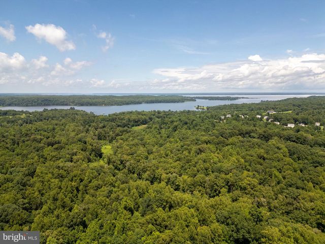 182 WOOD LANDING RD, Fredericksburg, VA 22405