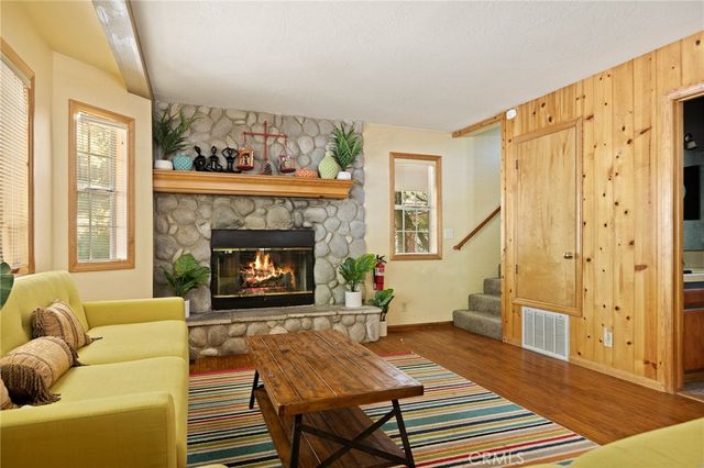 31771 Panorama Drive, Running Springs, CA 92382