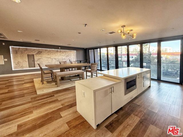 723 S St Andrews Place 609, Los Angeles, CA 90005