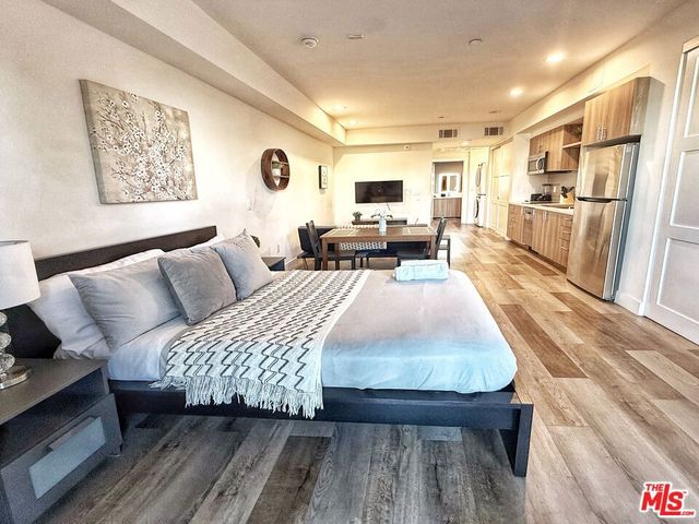 723 S St Andrews Place 609, Los Angeles, CA 90005