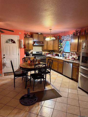6192 Peyton Dr, Baton Rouge, LA 70811