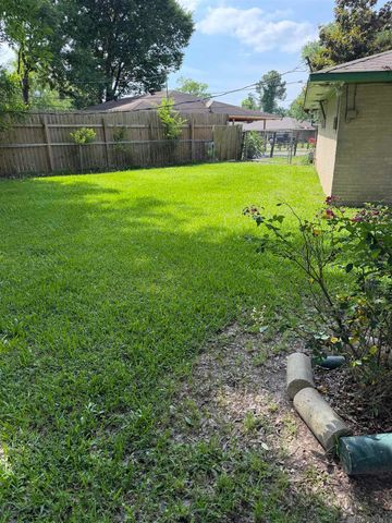6192 Peyton Dr, Baton Rouge, LA 70811