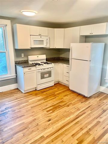 111 Kibbee Street, Mount Clemens, MI 48043