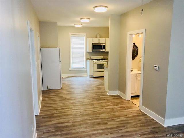 111 Kibbee Street, Mount Clemens, MI 48043