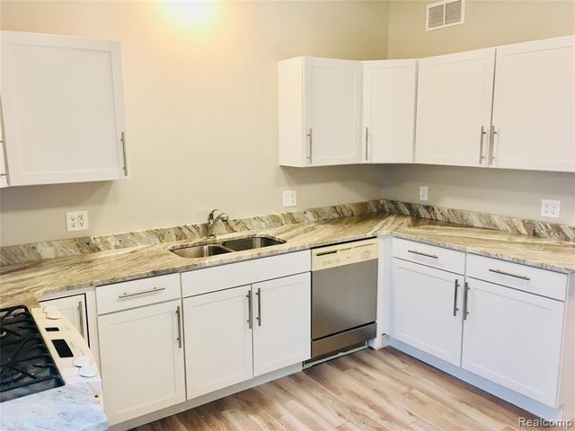 111 Kibbee Street, Mount Clemens, MI 48043