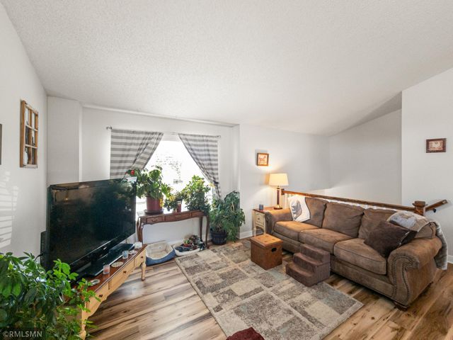 759 Park Brook Road NW, Isanti, MN 55040