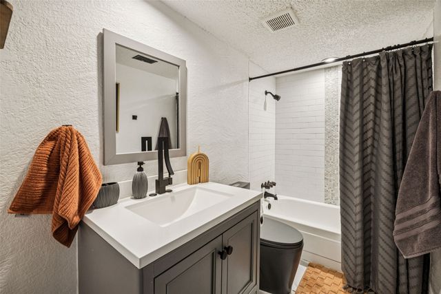 3601 Colosseum Way, Grand Prairie, TX 75052