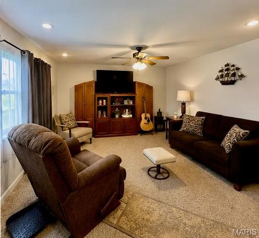 1107 E Washington Avenue, Greenville, IL 62246