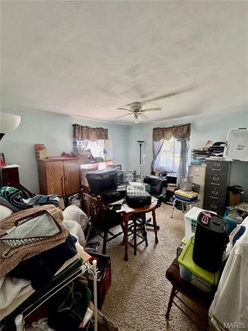1107 E Washington Avenue, Greenville, IL 62246