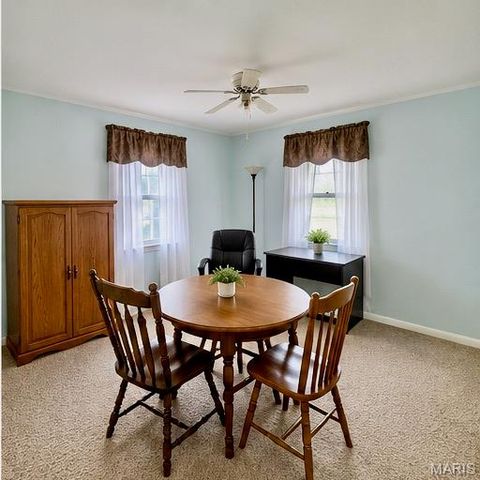 1107 E Washington Avenue, Greenville, IL 62246