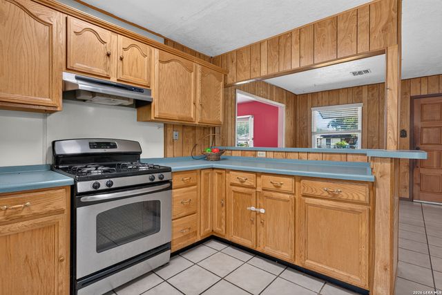 2714 LAGOON DR, San Antonio, TX 78224