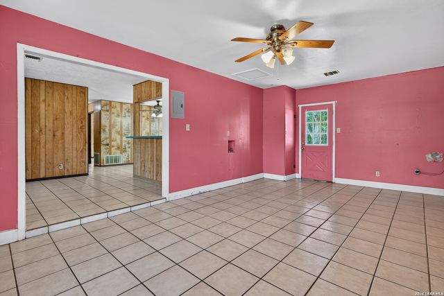 2714 LAGOON DR, San Antonio, TX 78224