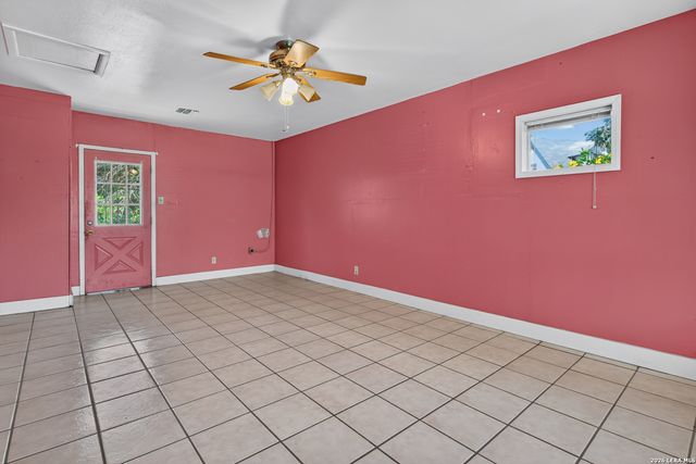 2714 LAGOON DR, San Antonio, TX 78224