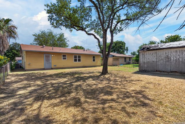 2714 LAGOON DR, San Antonio, TX 78224