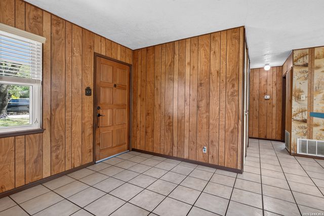 2714 LAGOON DR, San Antonio, TX 78224