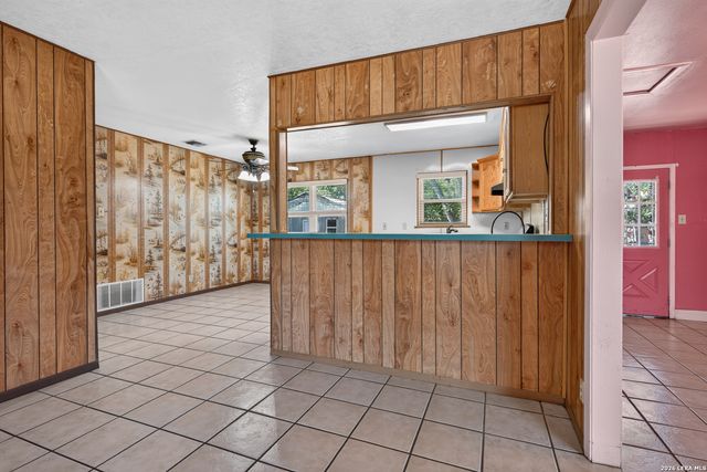 2714 LAGOON DR, San Antonio, TX 78224