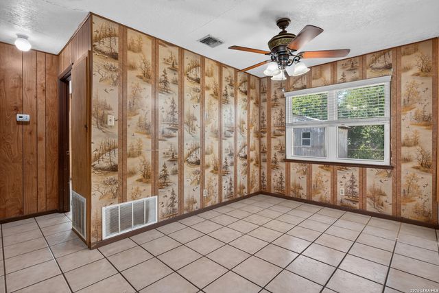 2714 LAGOON DR, San Antonio, TX 78224