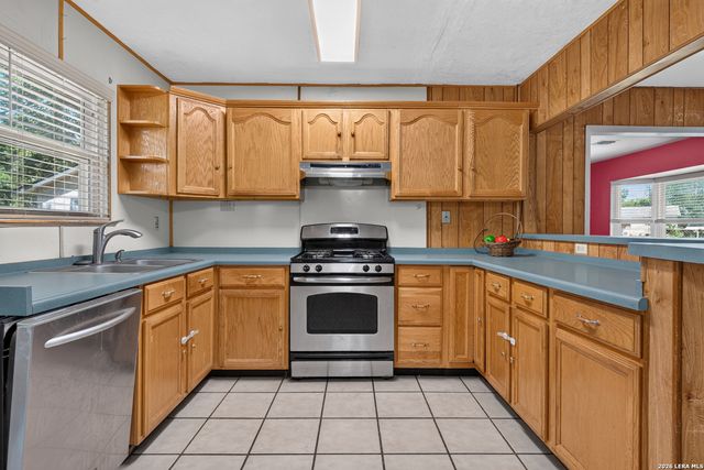 2714 LAGOON DR, San Antonio, TX 78224
