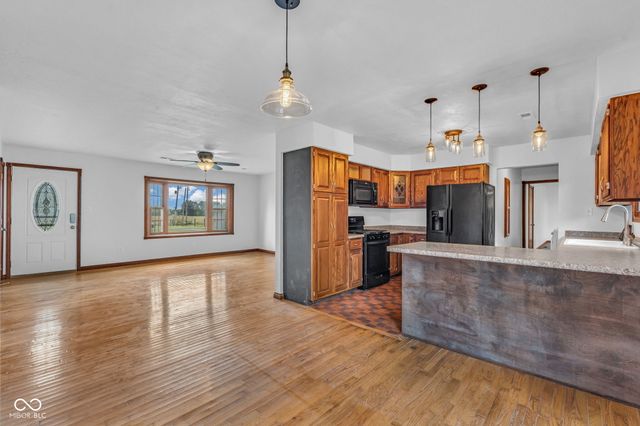 7512 N Henderson Ford Road, Mooresville, IN 46158