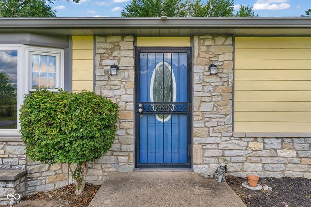 7512 N Henderson Ford Road, Mooresville, IN 46158