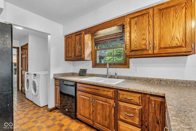 7512 N Henderson Ford Road, Mooresville, IN 46158