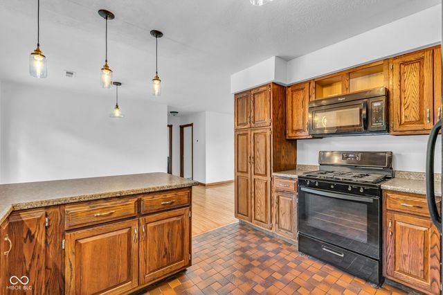 7512 N Henderson Ford Road, Mooresville, IN 46158