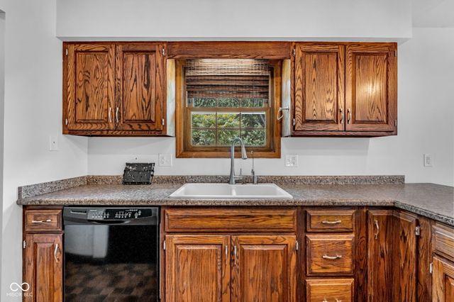 7512 N Henderson Ford Road, Mooresville, IN 46158
