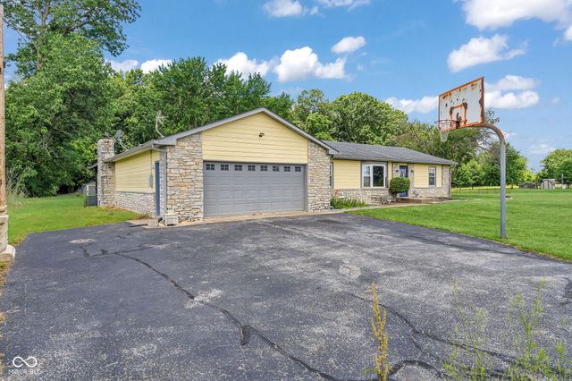 7512 N Henderson Ford Road, Mooresville, IN 46158