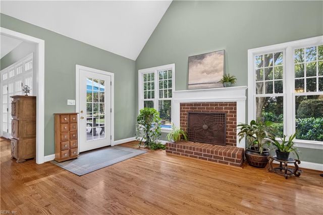 1077 Caton DR, Virginia Beach, VA 23454