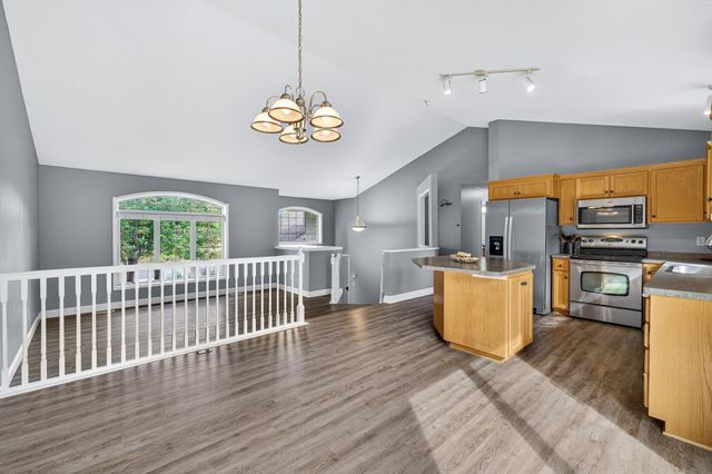 5111 109th Avenue N, Champlin, MN 55316